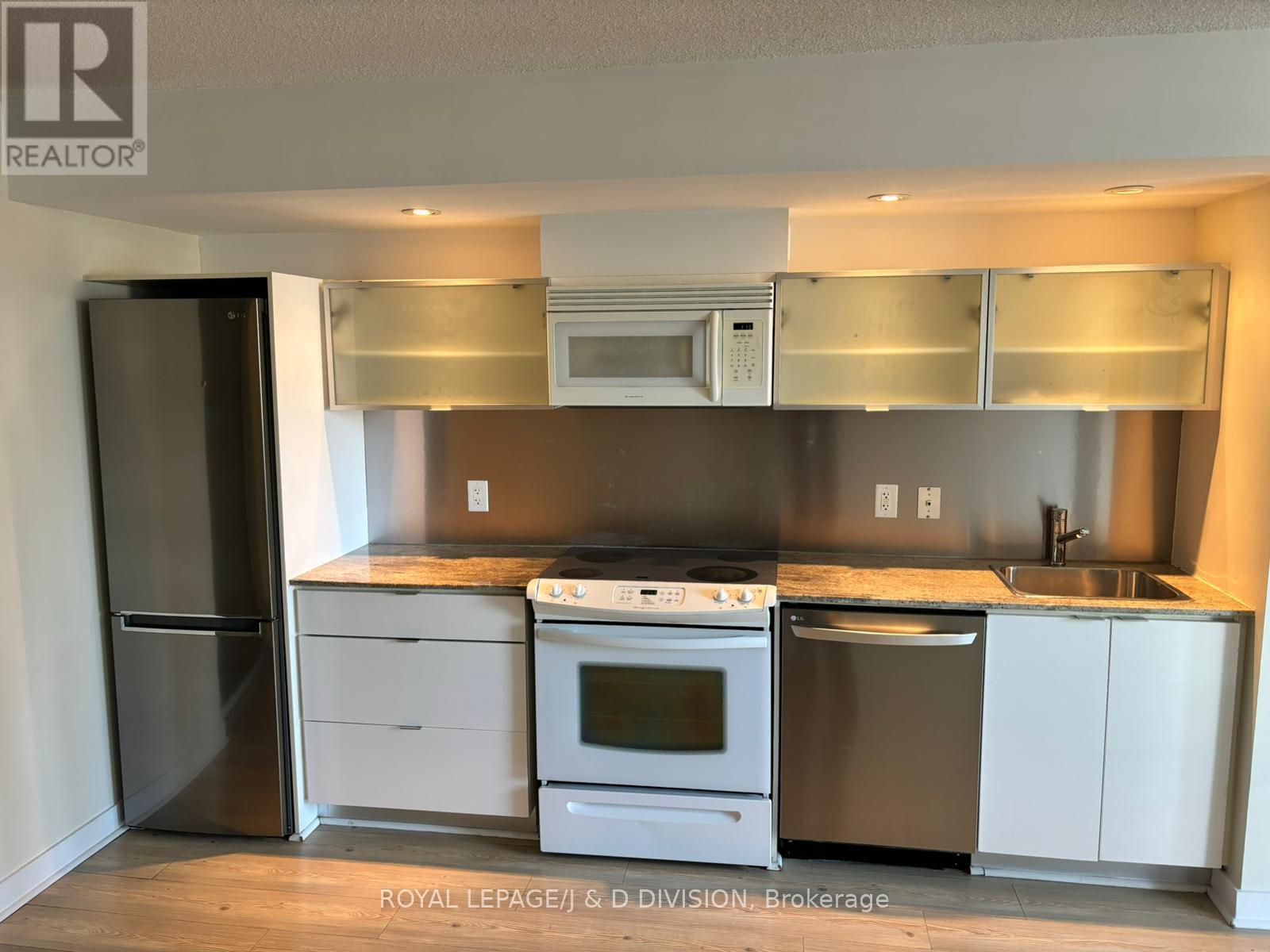 617 - 4k Spadina Avenue, Toronto, Ontario  M5V 3Y9 - Photo 3 - C13583508