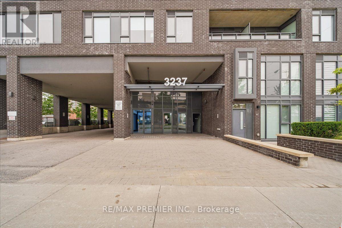 1306 - 3237 Bayview Avenue, Toronto, Ontario M2K 2J7 - Photo 2 - C13583538