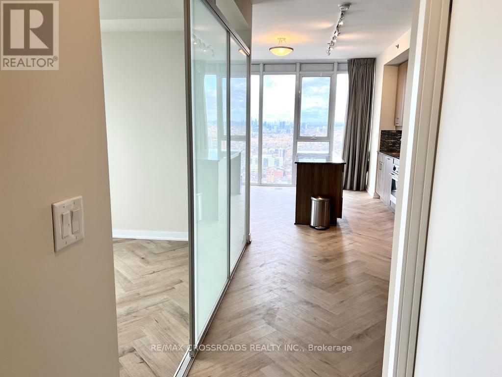 3803 - 426 University Avenue, Toronto, Ontario M5G 1S9 - Photo 2 - C13583596