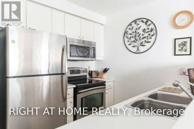 1712 - 10 Queens Quay W, Toronto, Ontario M5J 2R9 - Photo 5 - C13583610
