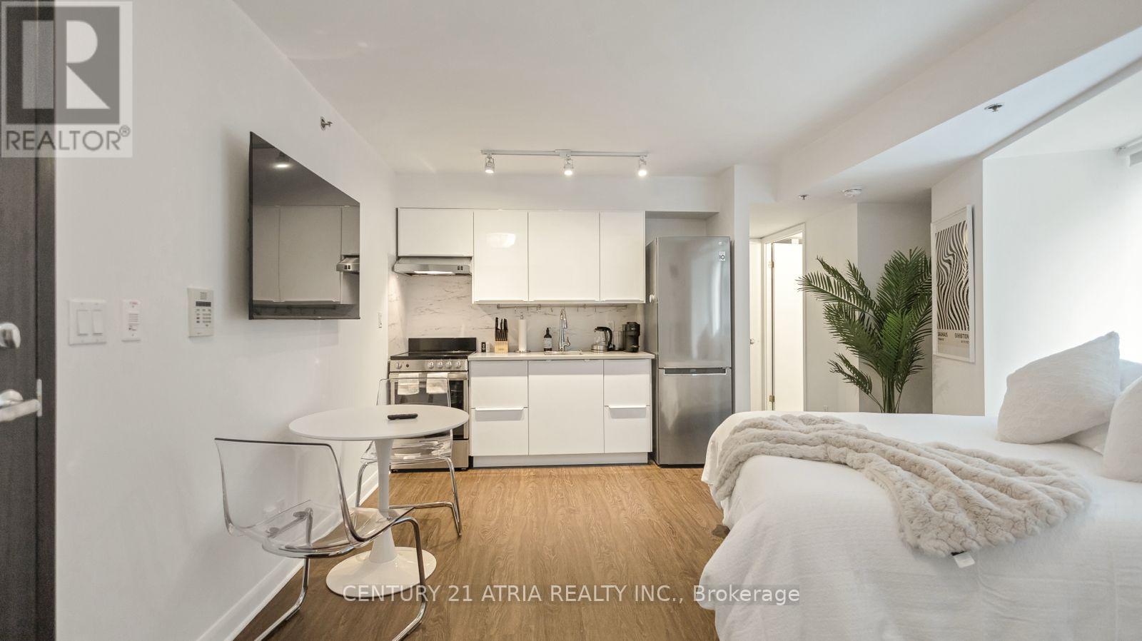 807 - 210 Victoria Street, Toronto, Ontario  M5B 2R3 - Photo 1 - C13583680