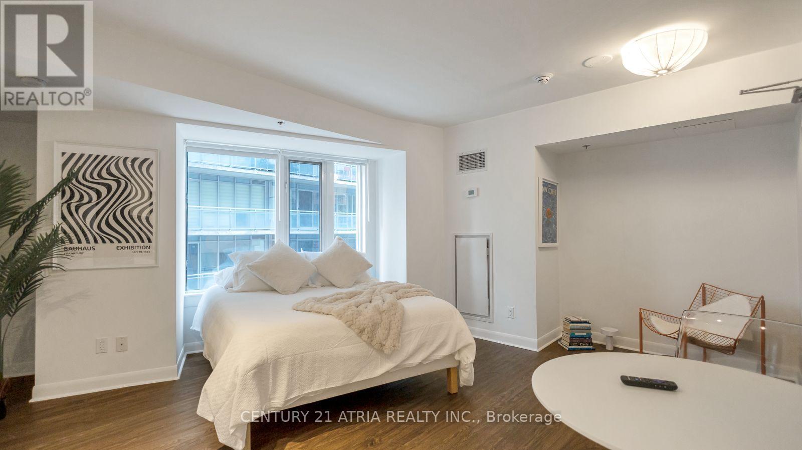 807 - 210 Victoria Street, Toronto, Ontario  M5B 2R3 - Photo 3 - C13583680