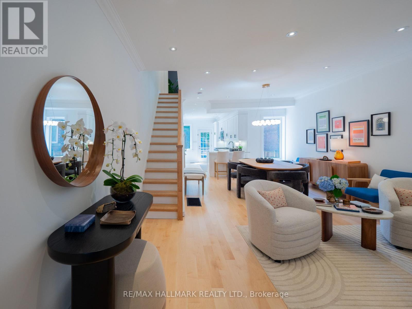65 Hampton Avenue, Toronto, Ontario  M4K 2Y7 - Photo 3 - E13583458