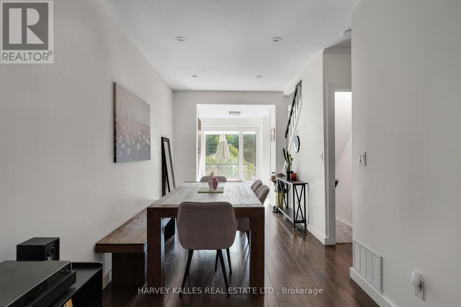 62 Golfview Avenue, Toronto, Ontario  M4E 2K2 - Photo 10 - E13583466
