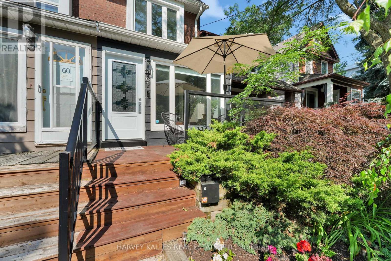 62 Golfview Avenue, Toronto, Ontario  M4E 2K2 - Photo 2 - E13583466