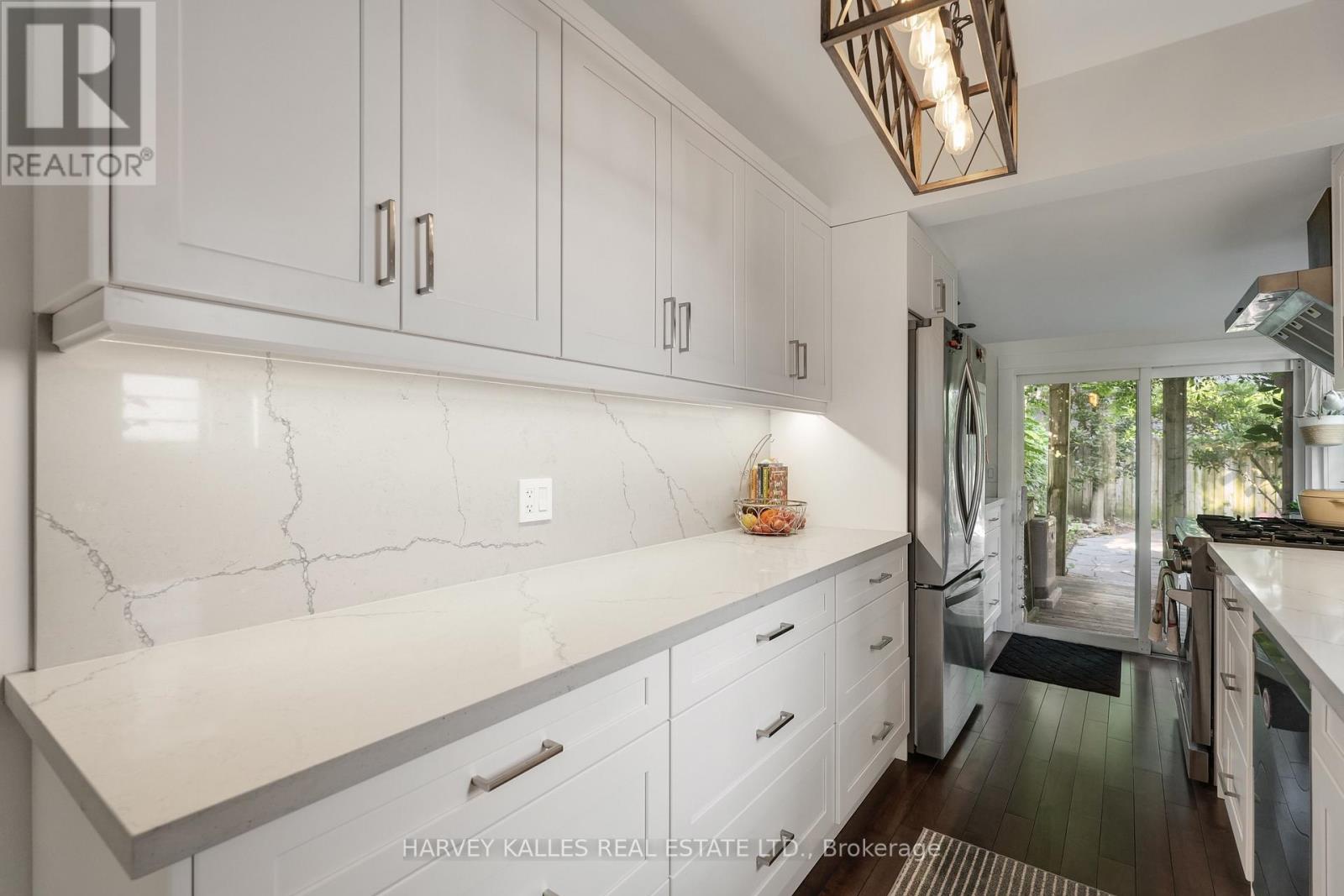 62 Golfview Avenue, Toronto, Ontario  M4E 2K2 - Photo 23 - E13583466