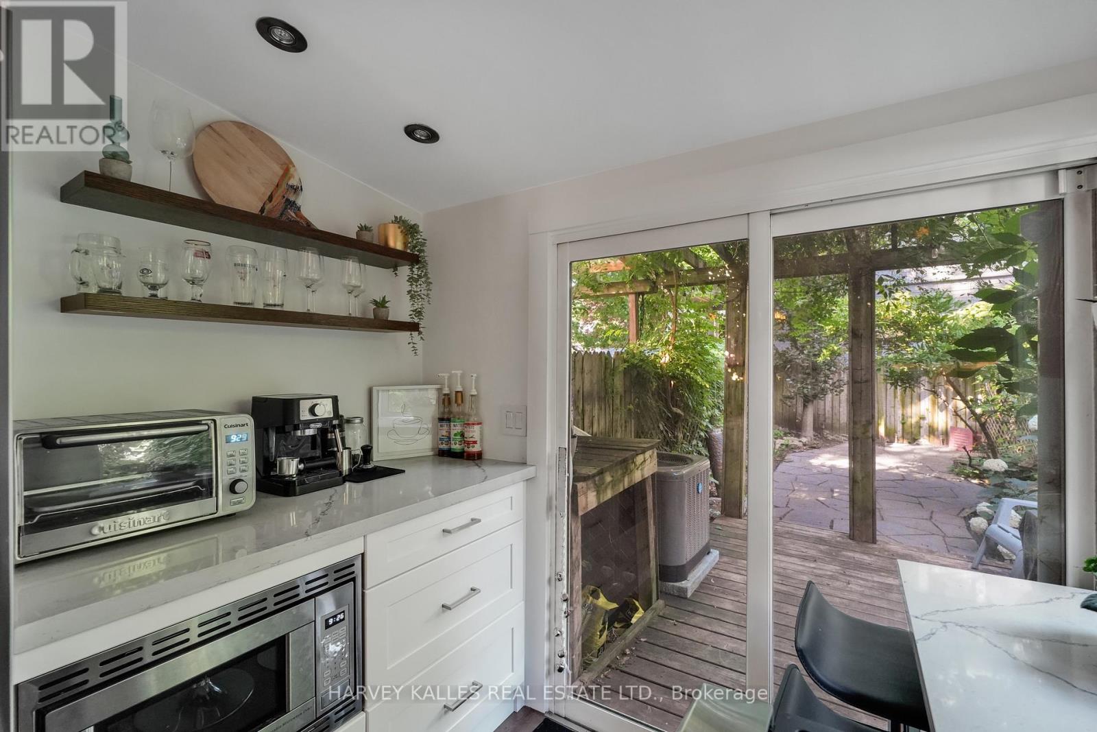 62 Golfview Avenue, Toronto, Ontario  M4E 2K2 - Photo 25 - E13583466