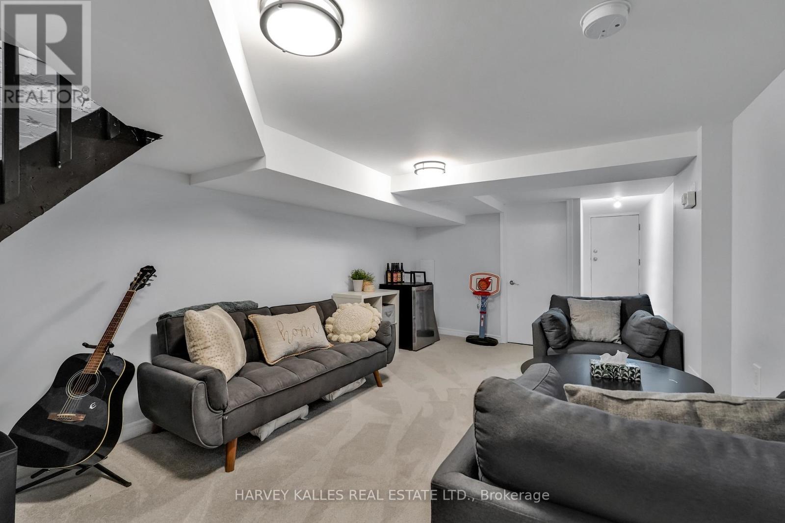 62 Golfview Avenue, Toronto, Ontario  M4E 2K2 - Photo 34 - E13583466