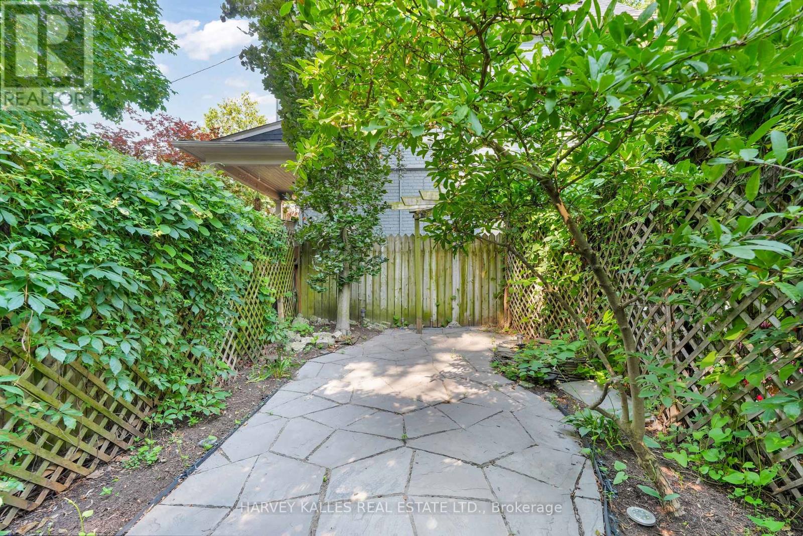 62 Golfview Avenue, Toronto, Ontario  M4E 2K2 - Photo 41 - E13583466