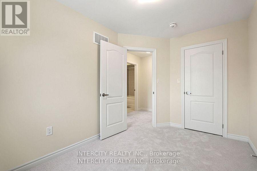 19 Senay Circle, Clarington, Ontario  L1E 0H8 - Photo 18 - E13583514