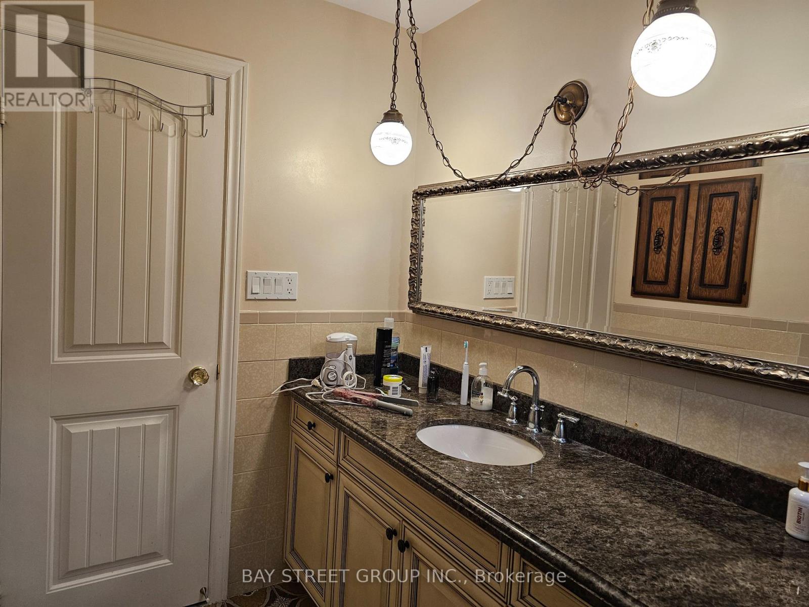 29 Elmartin Drive, Toronto, Ontario  M1W 3C6 - Photo 4 - E13583528