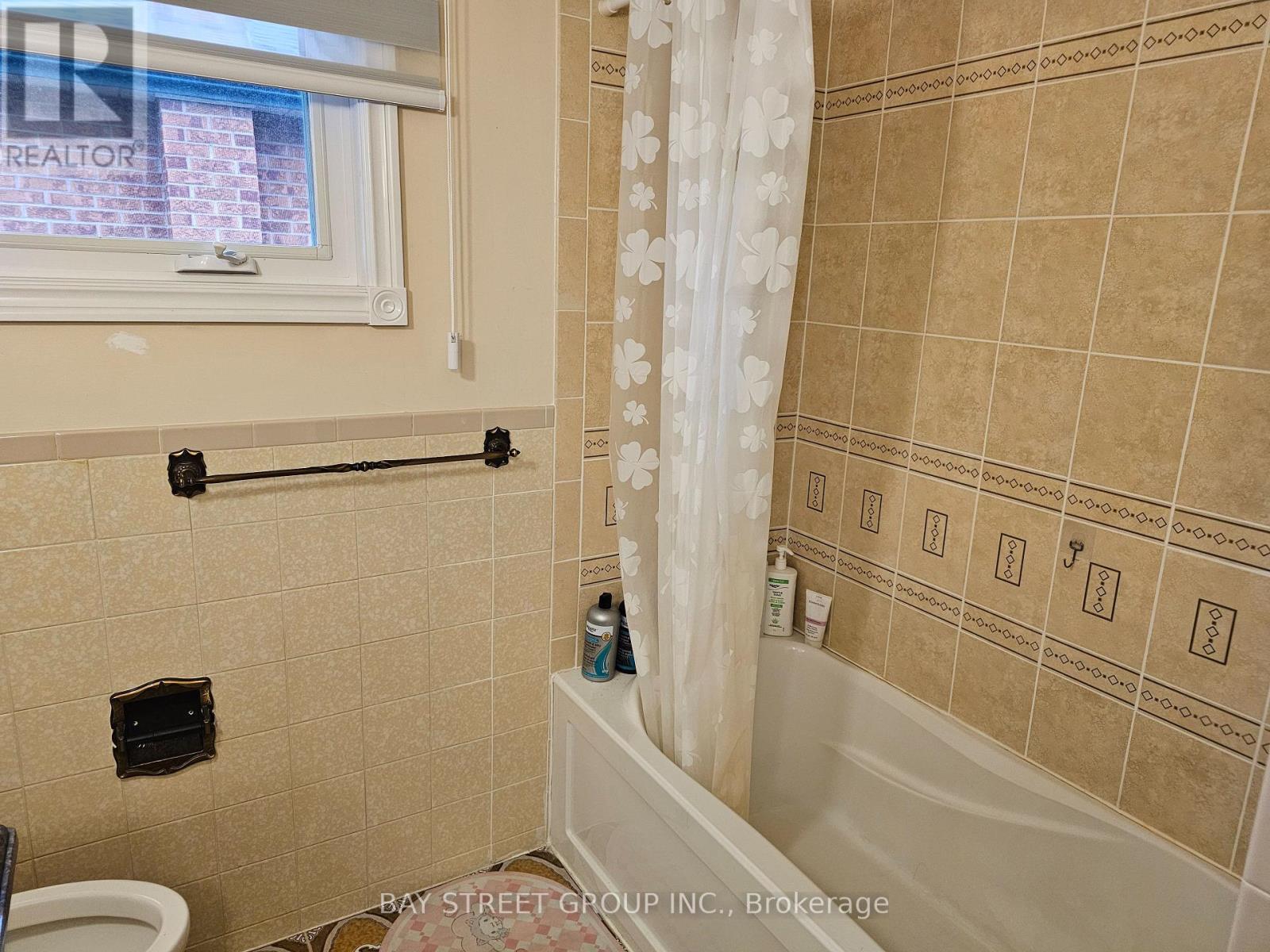 29 Elmartin Drive, Toronto, Ontario  M1W 3C6 - Photo 5 - E13583528