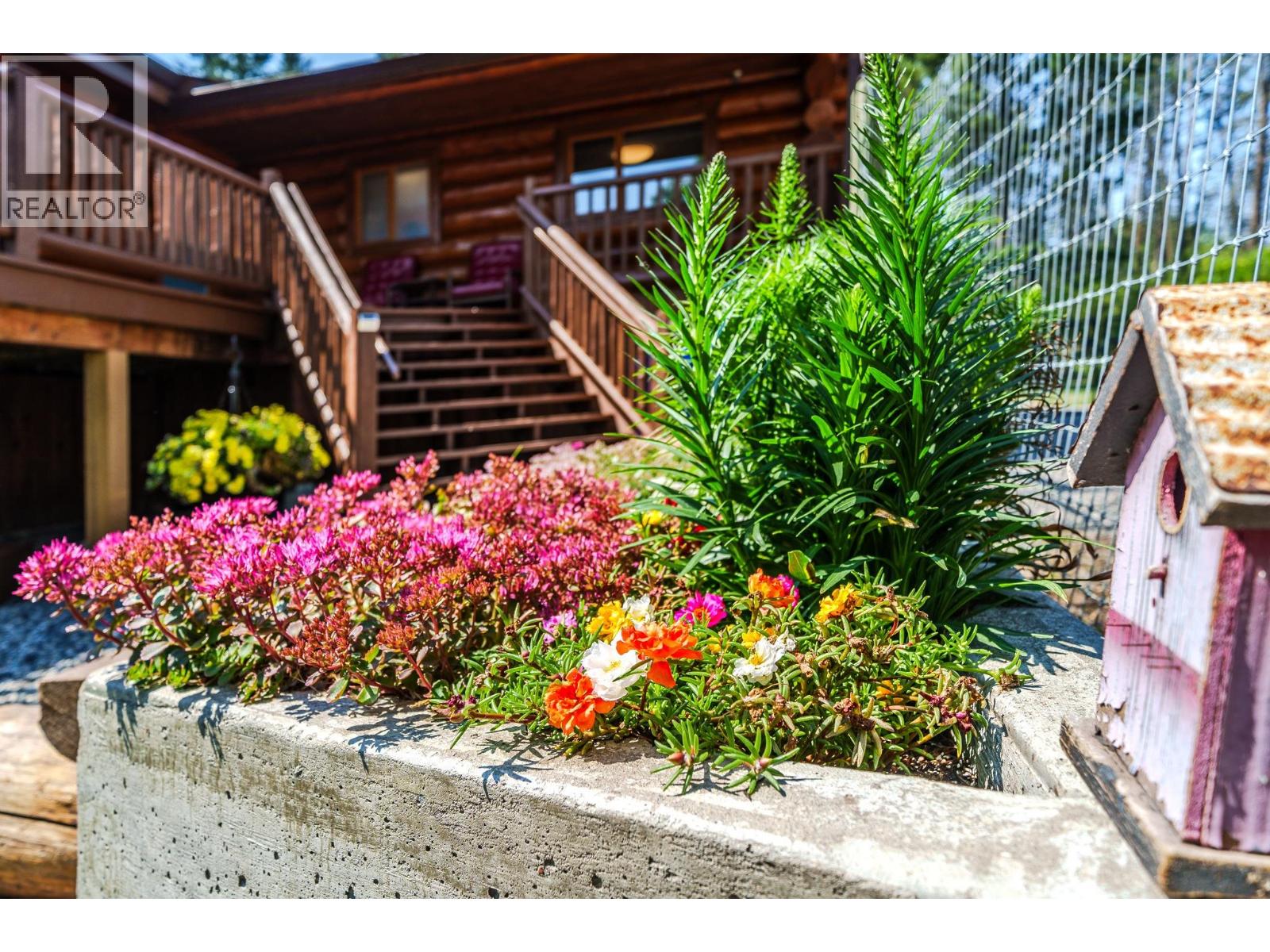 5406 Park Drive, 103 Mile House, British Columbia  V0K 2E1 - Photo 32 - R3147807