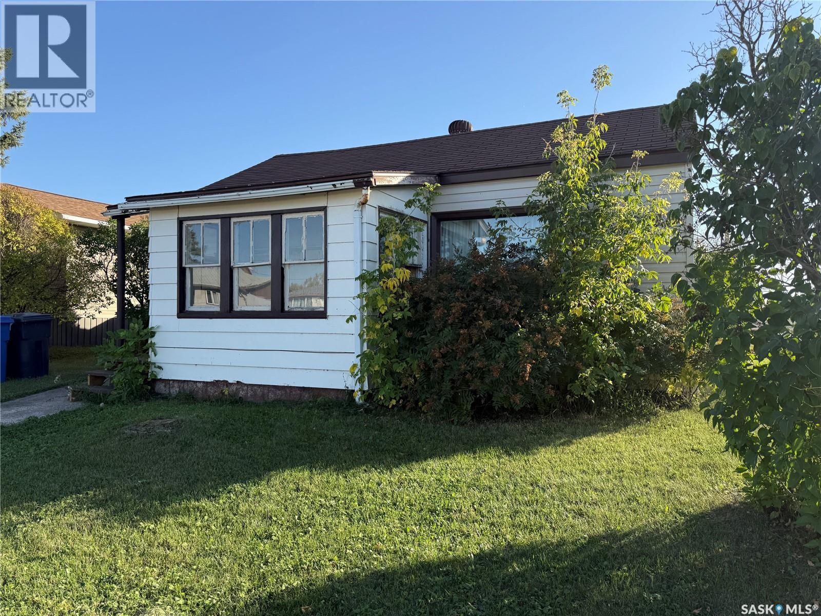 573 4th Avenue W, Melville, Saskatchewan  S0A 2P0 - Photo 1 - SK026643