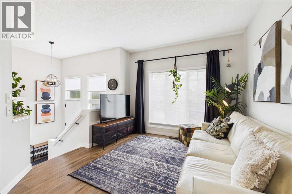 58 Hidden Crescent Nw, Calgary, Alberta  T3A 5L4 - Photo 3 - A2326842