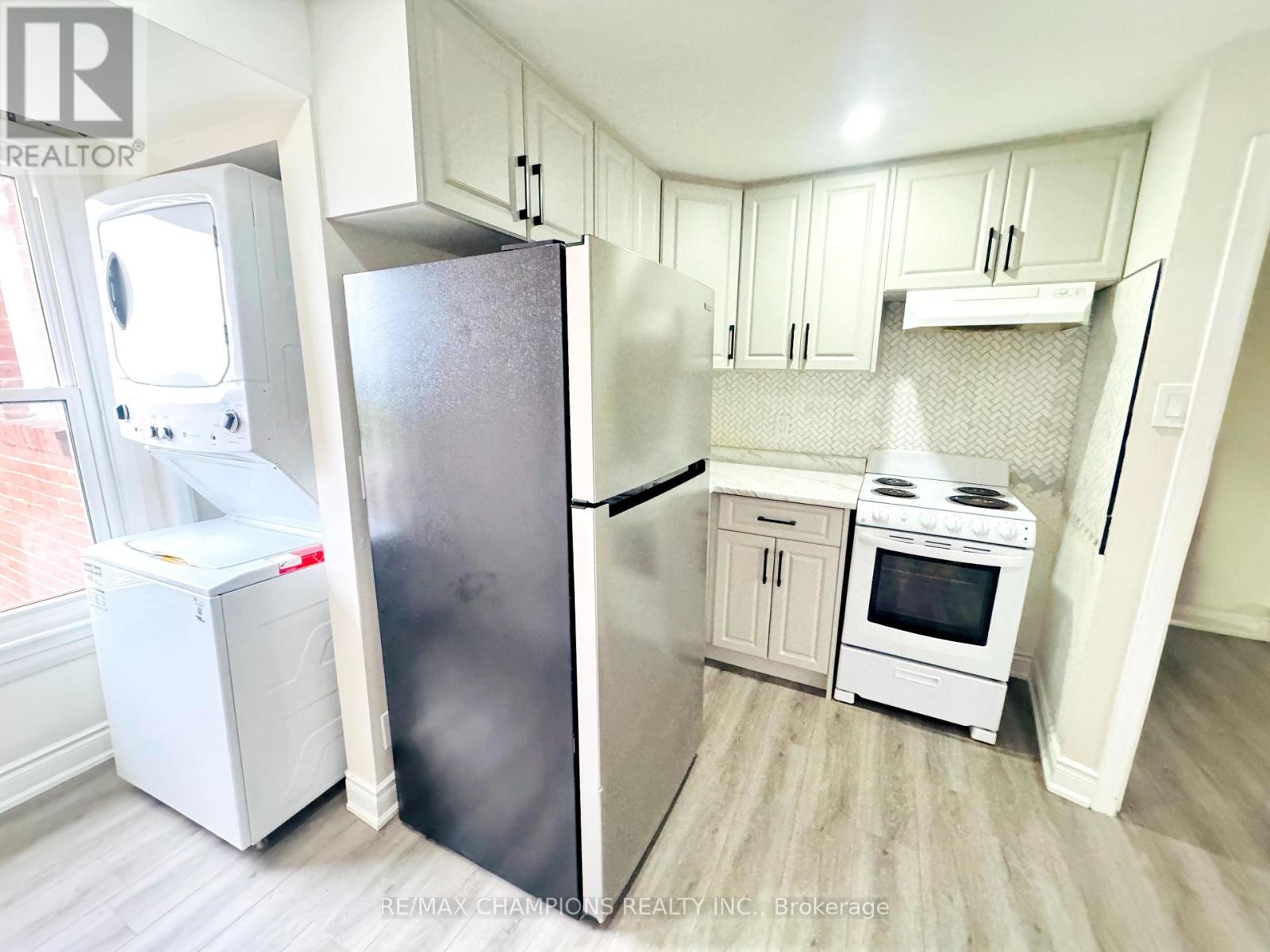 2nd Flr - 196 Caledonia Road, Toronto, Ontario  M6E 4S7 - Photo 3 - W13583374