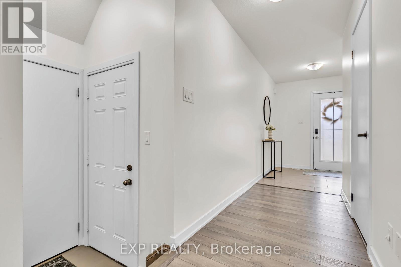 6 Sherway Street, Hamilton, Ontario  L8J 0J4 - Photo 7 - X13583392