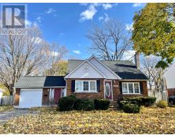 5594 WOODLAND BOULEVARD, Niagara Falls, Ontario