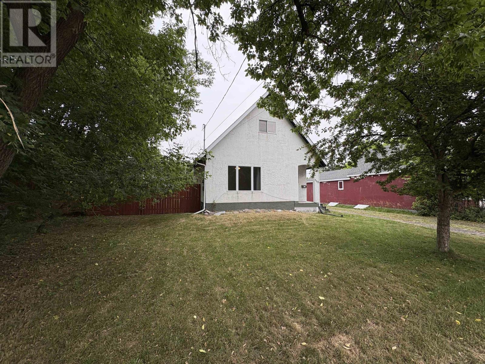 308 Third St W, Fort Frances, Ontario  P9A 3A7 - Photo 2 - TB2602012