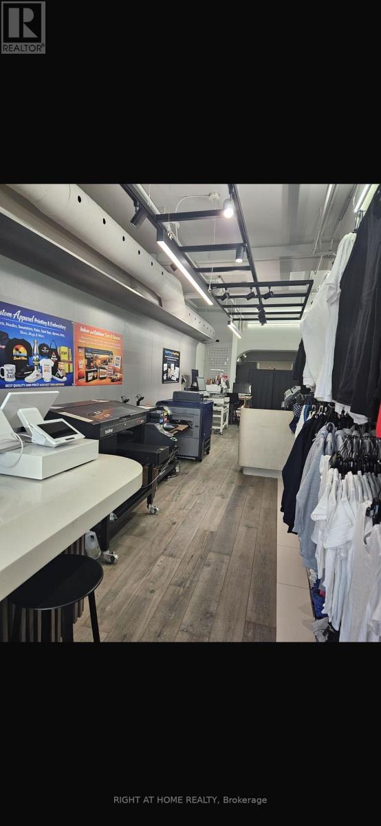 495 QUEENS STREET W, Toronto, Ontario