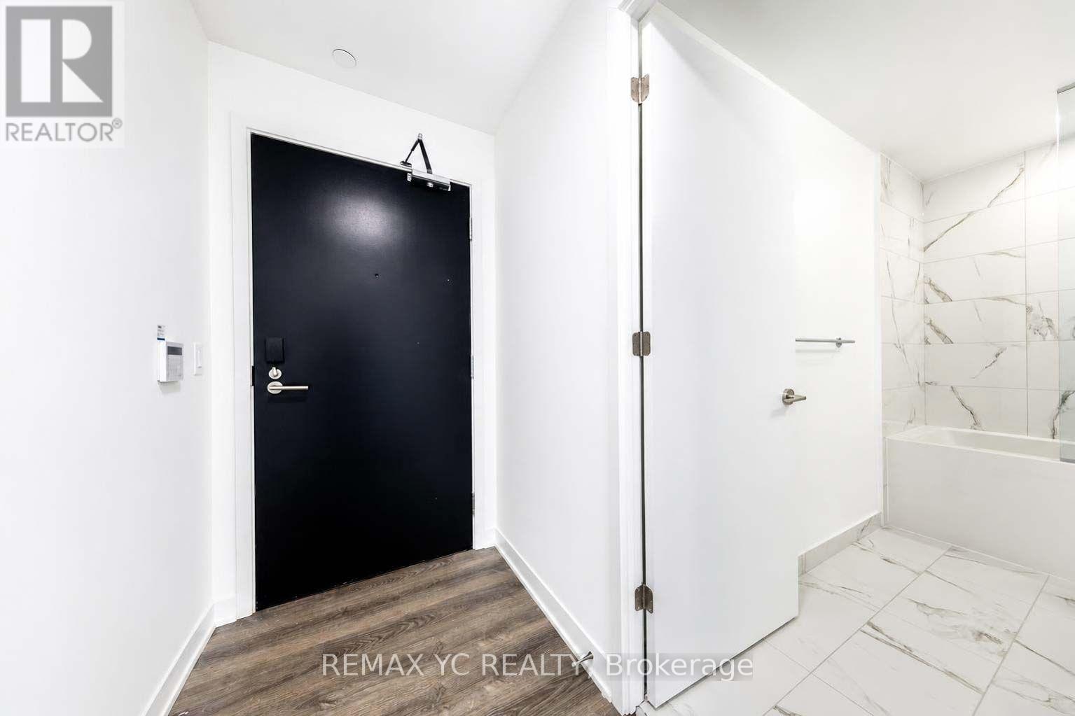 3303 - 180 Front Street E, Toronto, Ontario  M5A 0A9 - Photo 3 - C13583804