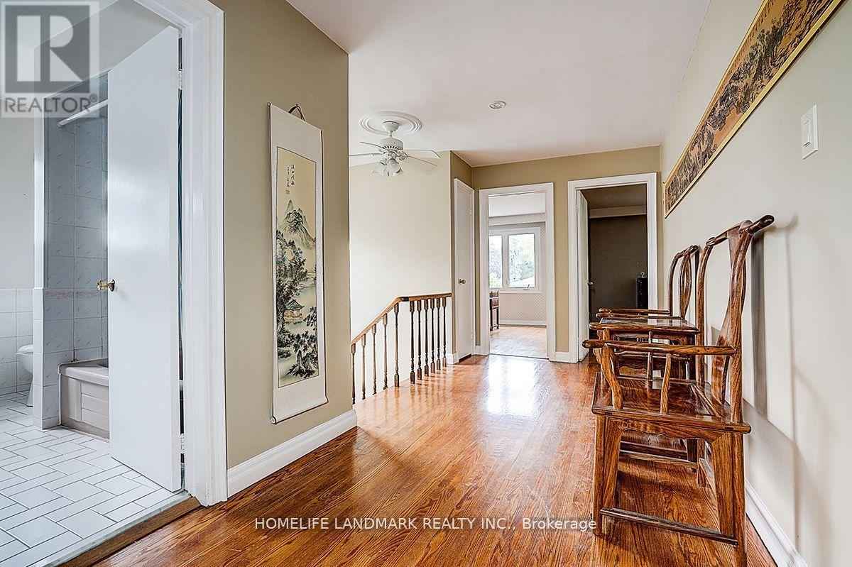 19 Stubbs Drive, Toronto, Ontario  M2L 2R2 - Photo 10 - C13583814