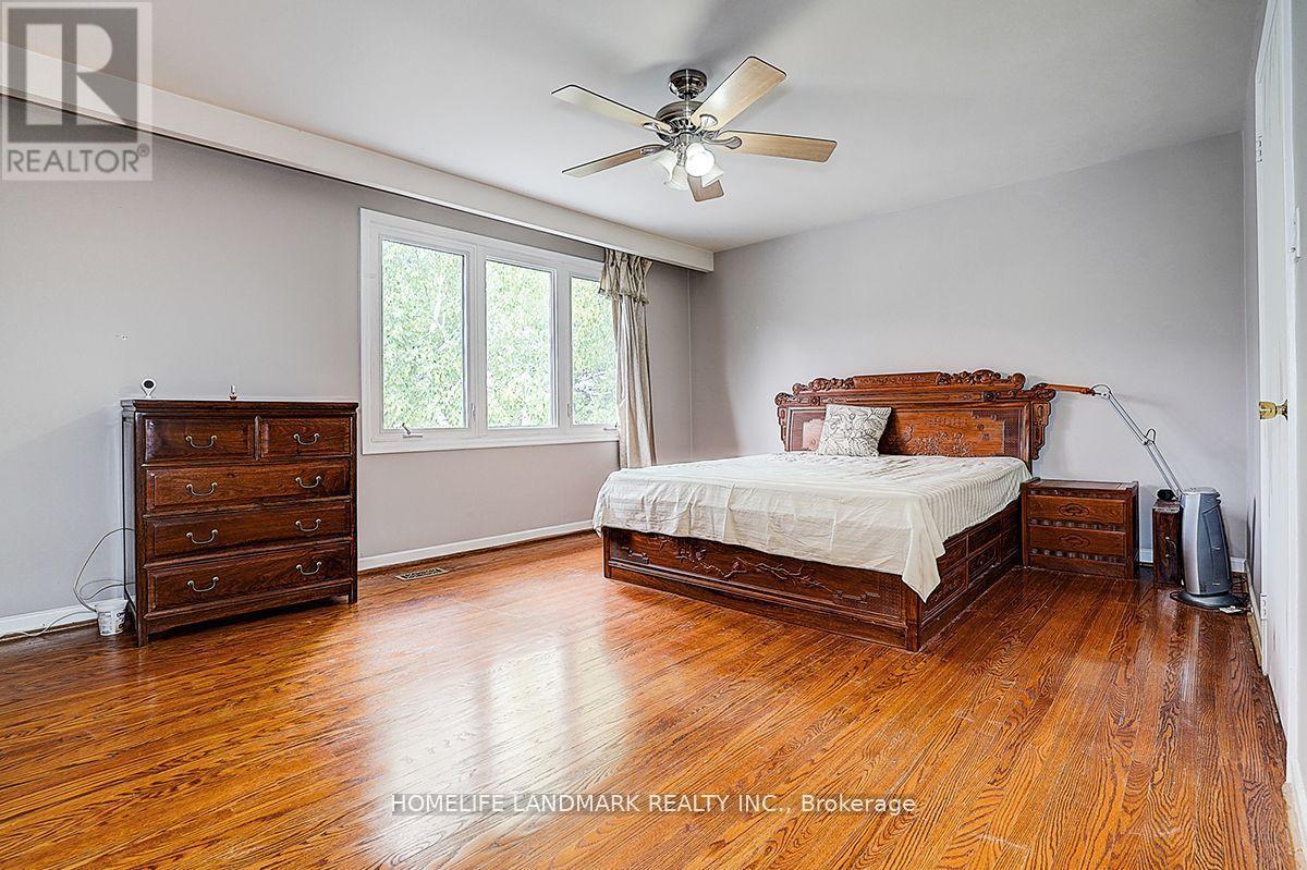 19 Stubbs Drive, Toronto, Ontario  M2L 2R2 - Photo 11 - C13583814