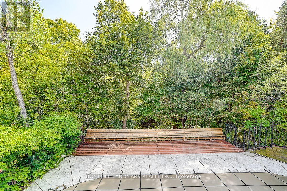 19 Stubbs Drive, Toronto, Ontario  M2L 2R2 - Photo 16 - C13583814