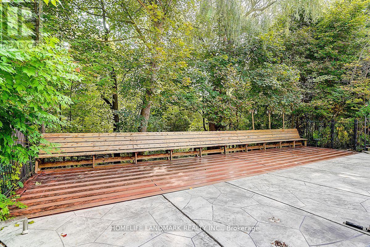 19 Stubbs Drive, Toronto, Ontario  M2L 2R2 - Photo 26 - C13583814