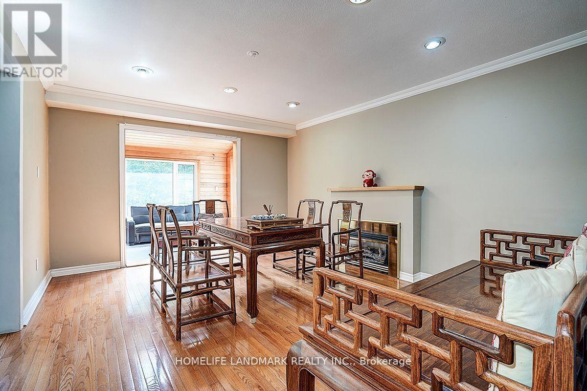 19 Stubbs Drive, Toronto, Ontario  M2L 2R2 - Photo 7 - C13583814
