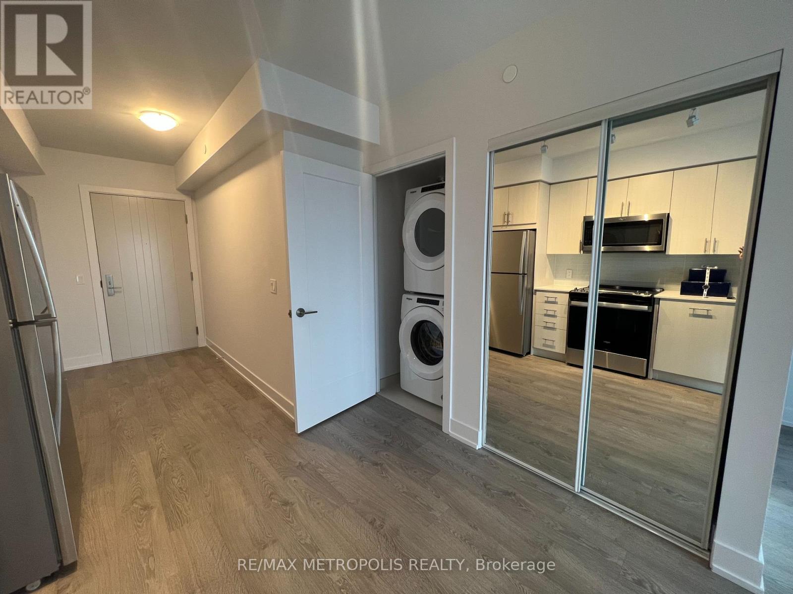 2404 - 2550 Simcoe Street N, Oshawa, Ontario  L1L 0R5 - Photo 2 - E13583772