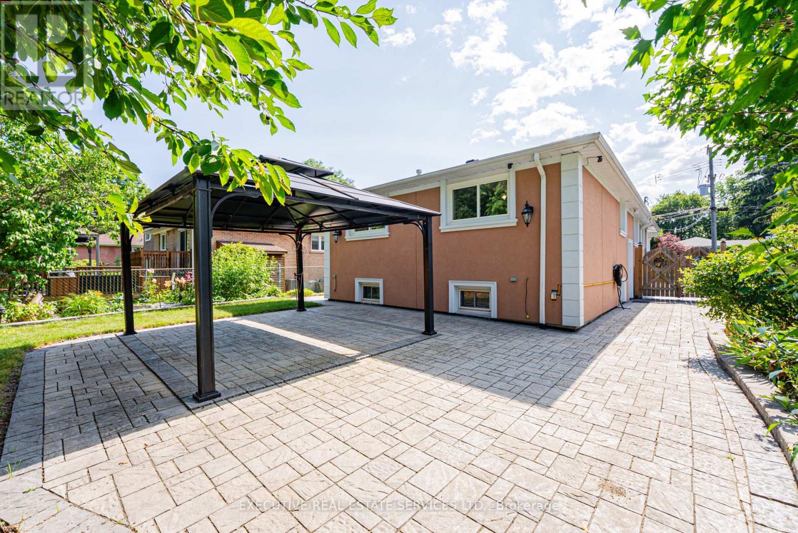 37 Ravenview Drive, Toronto, Ontario  M1E 3L9 - Photo 10 - E13583786