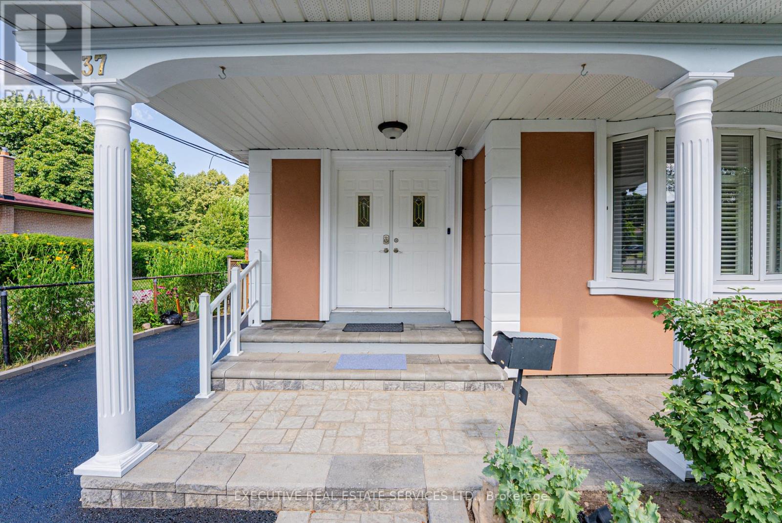 37 Ravenview Drive, Toronto, Ontario  M1E 3L9 - Photo 12 - E13583786