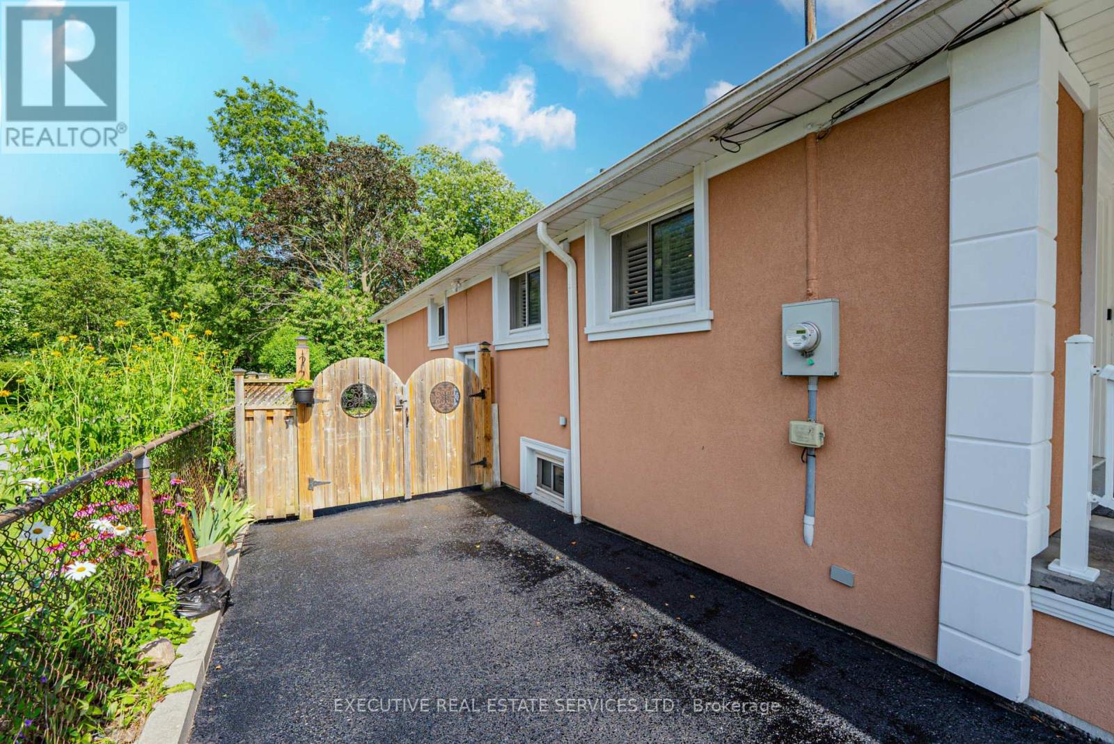 37 Ravenview Drive, Toronto, Ontario  M1E 3L9 - Photo 7 - E13583786