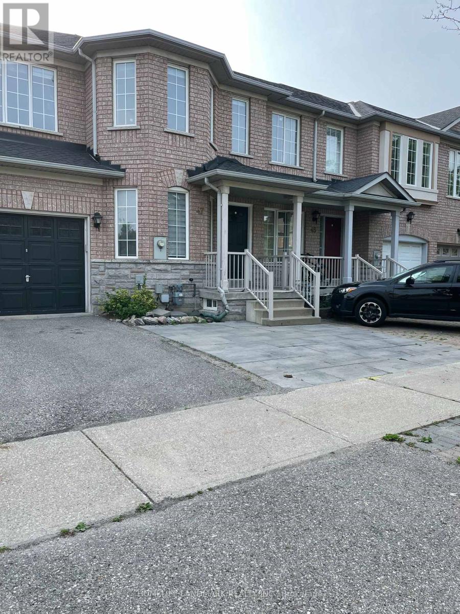 47 Waterton Crescent, Richmond Hill, Ontario  L4B 4L2 - Photo 2 - N13583780
