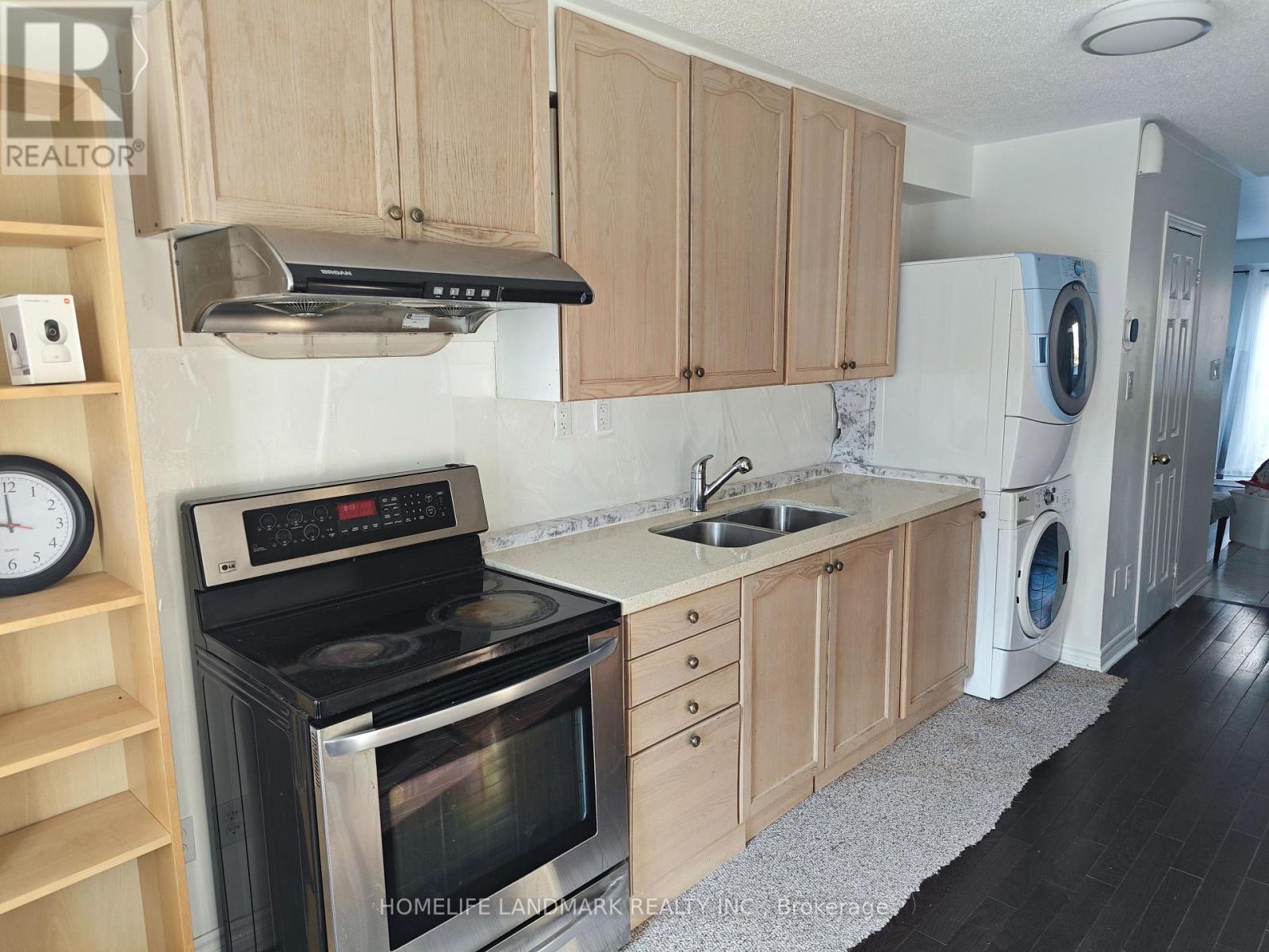 47 Waterton Crescent, Richmond Hill, Ontario  L4B 4L2 - Photo 4 - N13583780