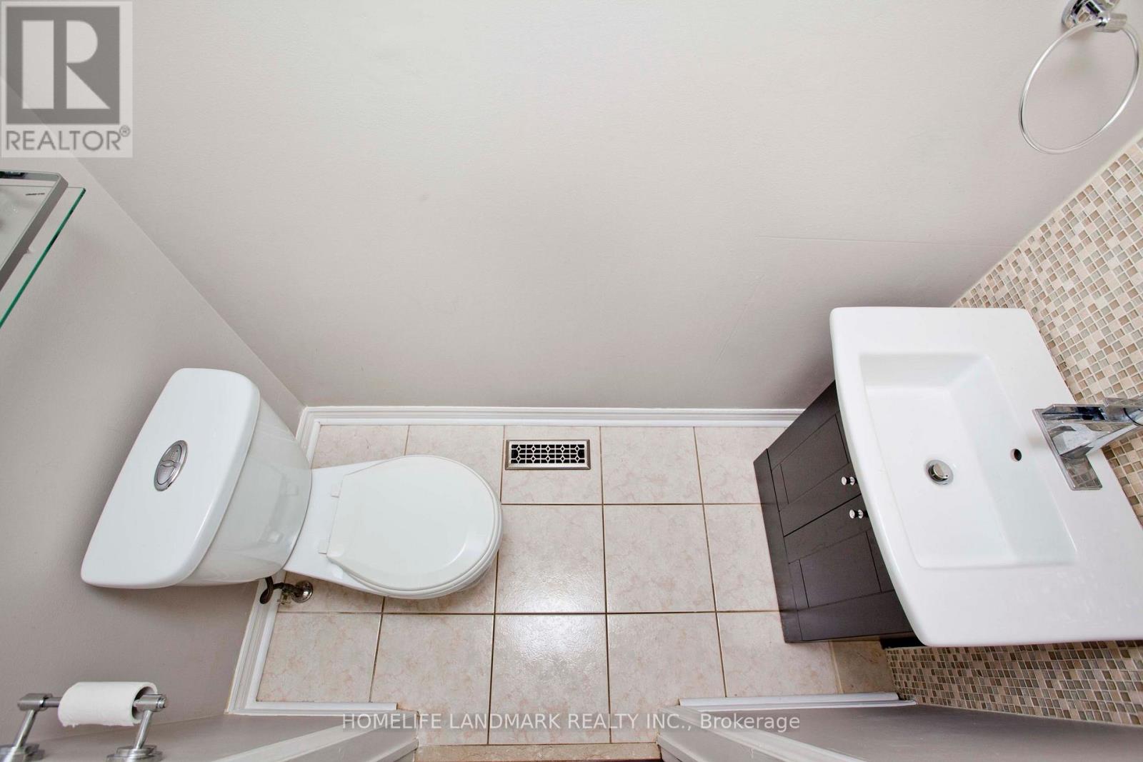 47 Waterton Crescent, Richmond Hill, Ontario  L4B 4L2 - Photo 9 - N13583780