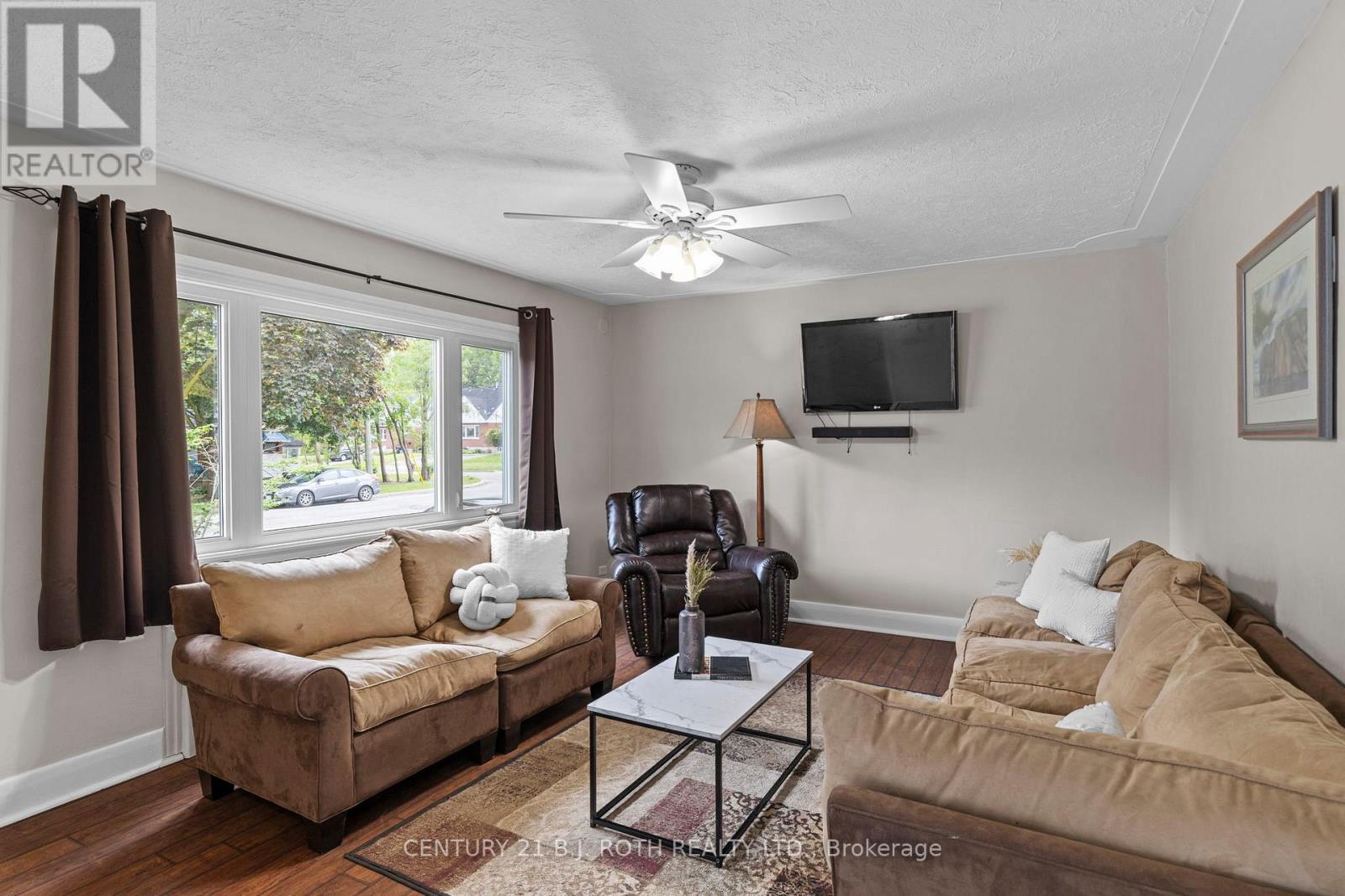 52 Marcus Street, Barrie (Allandale), Ontario  L4N 3L8 - Photo 4 - S13583732