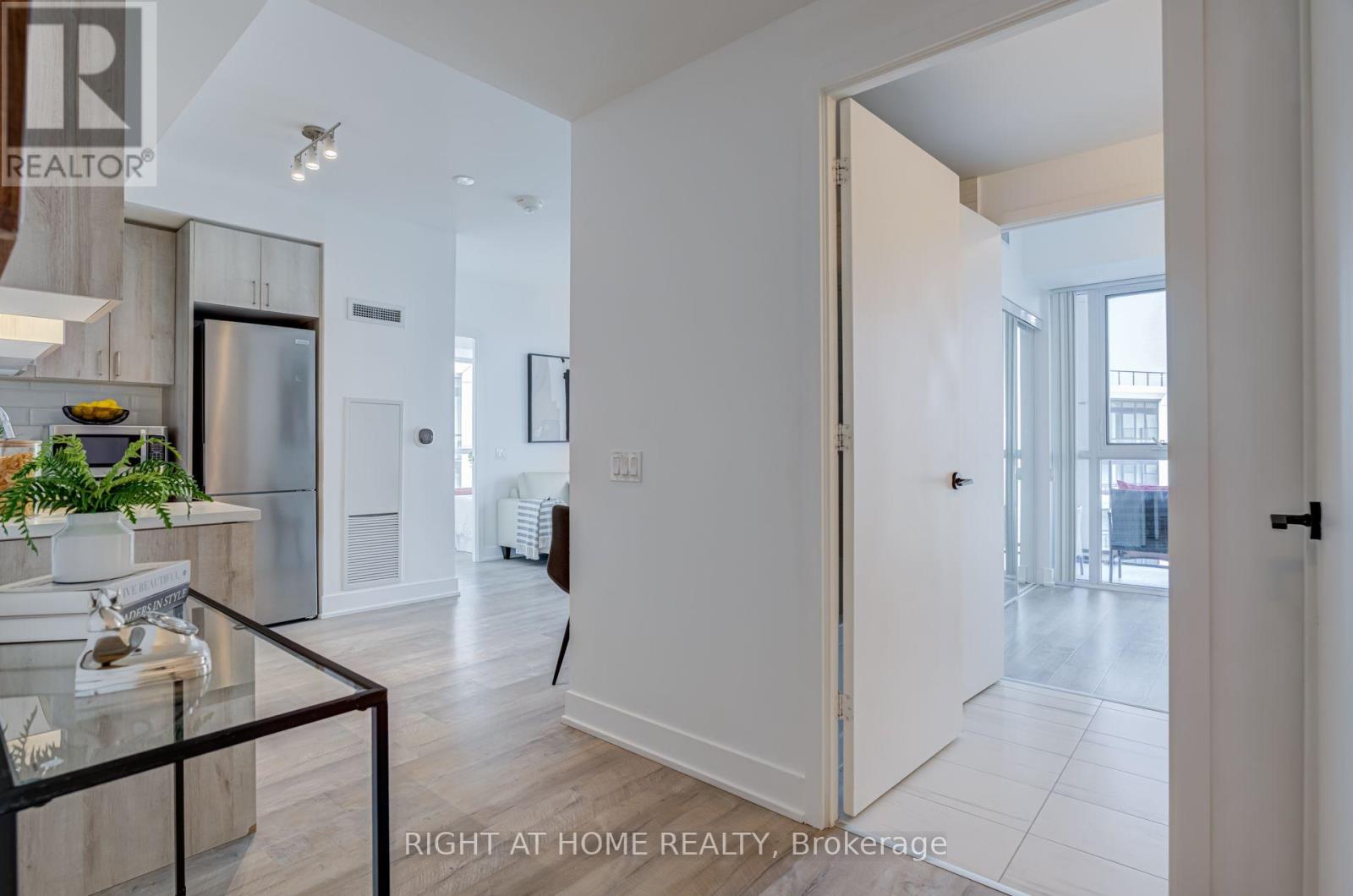 707 - 50 George Butchart Drive, Toronto, Ontario M3K 2C5 - Photo 10 - W13583696