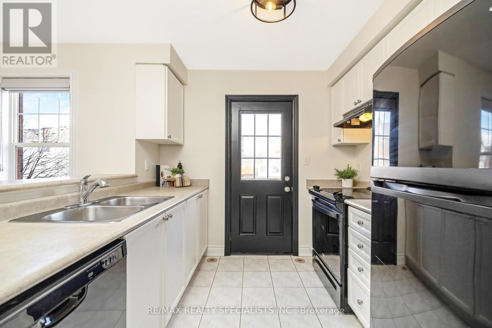 3032 Drumloch Avenue, Oakville, Ontario  L6M 5H8 - Photo 14 - W13583752