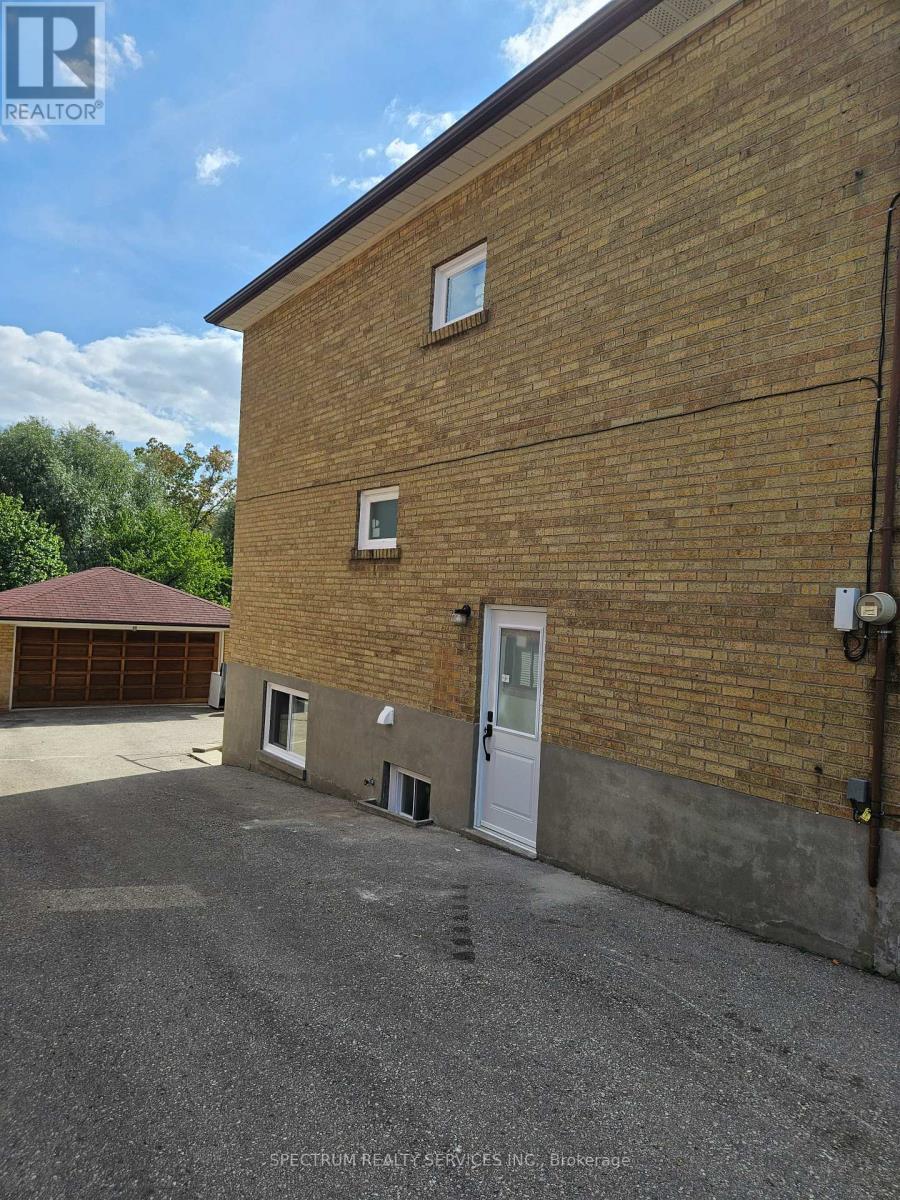 Unit 1 - 49 Gotham Court, Toronto, Ontario  M6M 2W9 - Photo 2 - W13583762