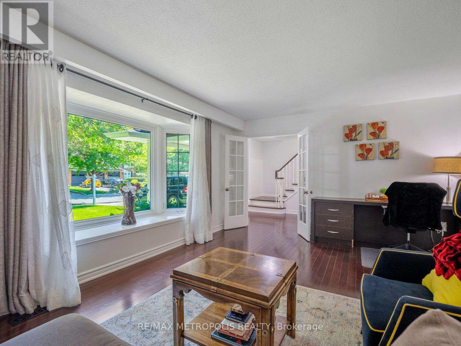 144 All Saints Crescent, Oakville, Ontario  L6J 5Y8 - Photo 9 - W13583826