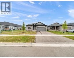138 SAUNDERS Street, atwood, Ontario