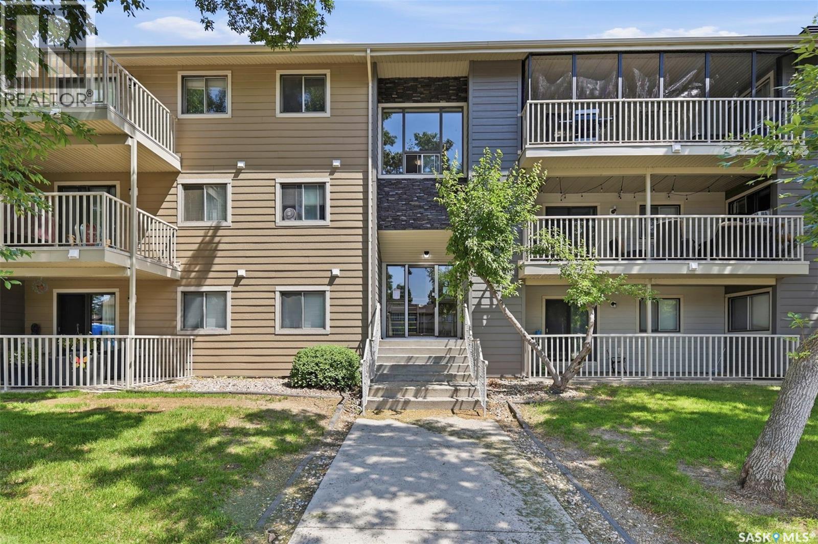301 1121 1a Mckercher Drive, Saskatoon, Saskatchewan  S7H 5B8 - Photo 1 - SK043041