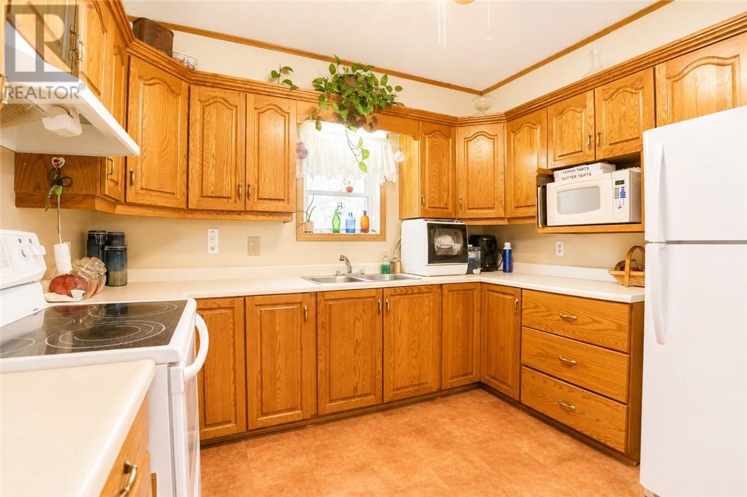 60 Main Street, Webbwood, Ontario  P0P 2G0 - Photo 5 - 2129247