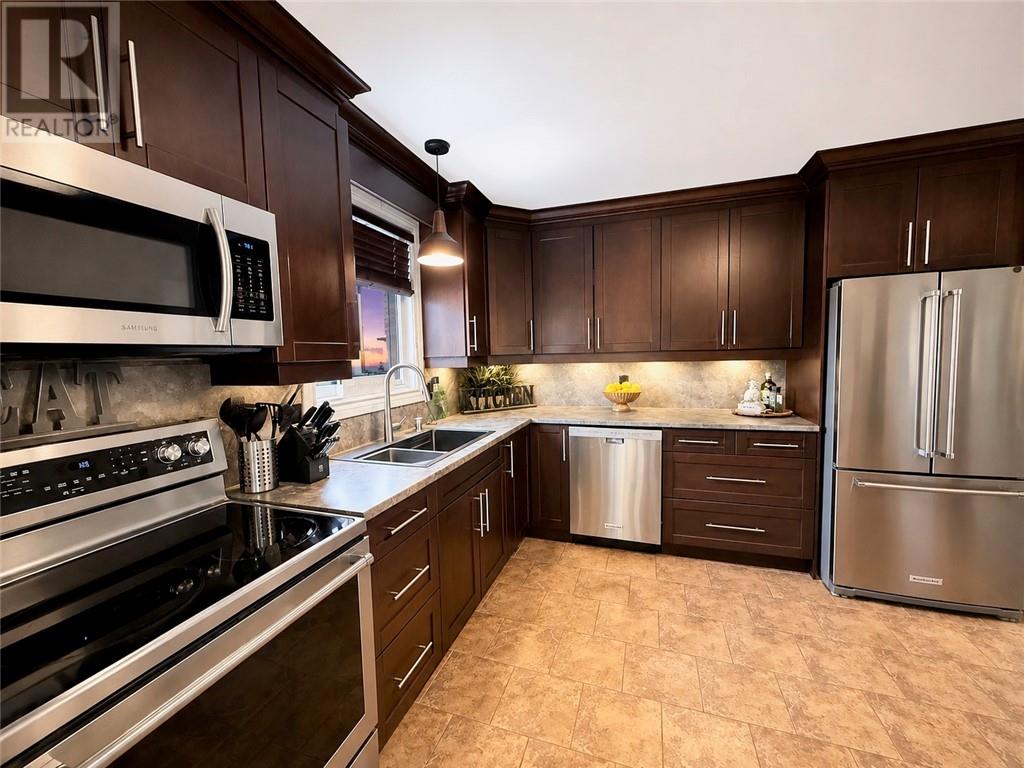 142 Plumtree Crescent, Sudbury, Ontario  P3B 4G6 - Photo 2 - 2129315