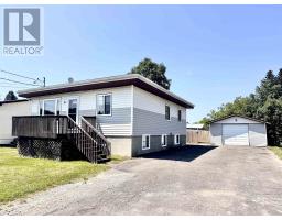 18 Wood AVE, Wawa, Ontario