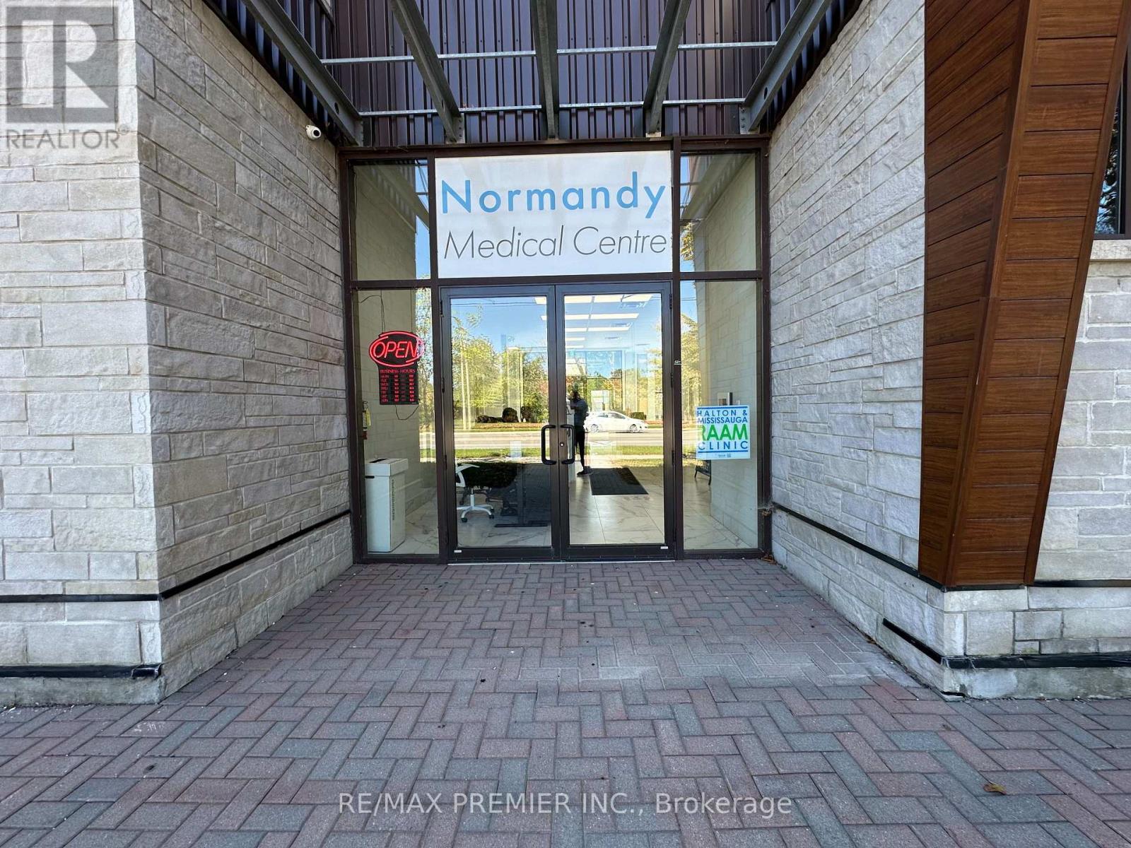 2 - 120 Guelph Street, Halton Hills, Ontario L7G 4A4 - Photo 2 - W13477408