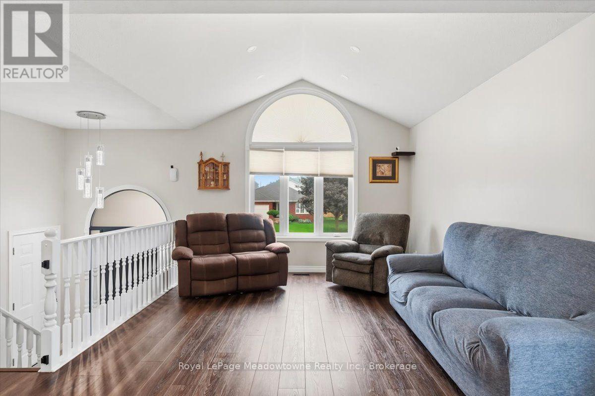 15 Sharpe Street, Brant, Ontario  N3L 4C6 - Photo 4 - X13577104