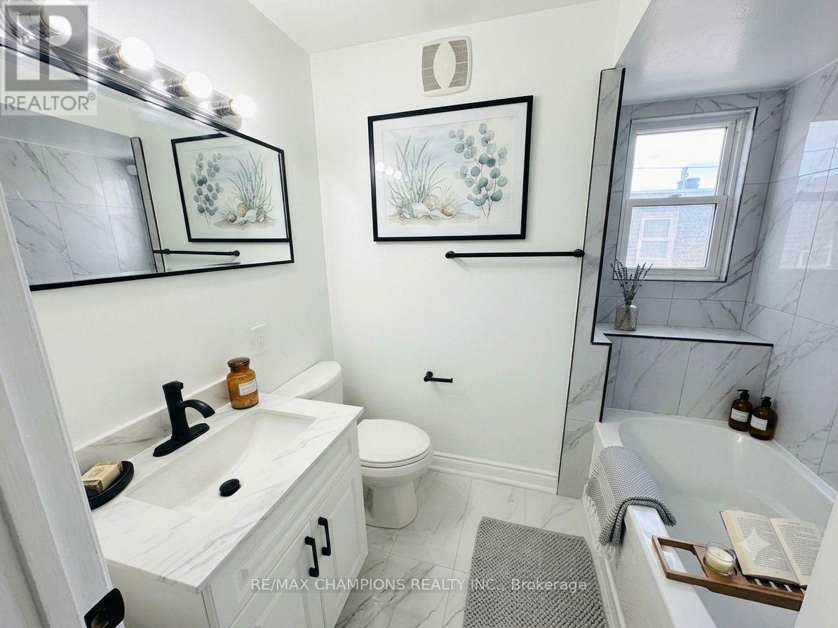 2nd Flr - 196 Caledonia Road, Toronto, Ontario  M6E 4S7 - Photo 10 - W13583374